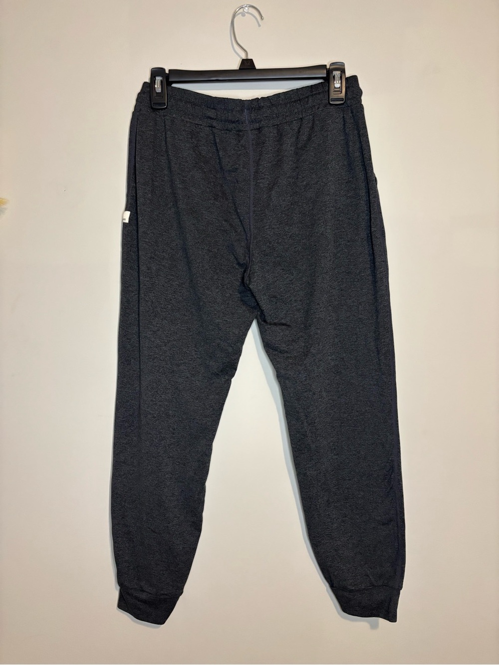 EUC - Vuori Women’s Performance Jogger in Charcoal - Size: Small - Picture 3 of 3